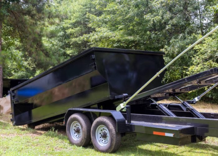 in order to gather recycle garbage, a metal container trash dumpster is used